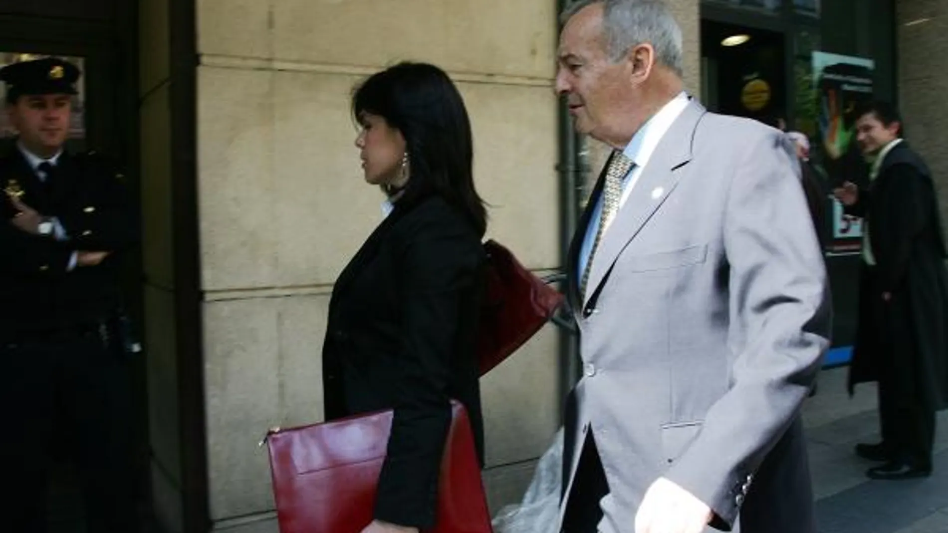 La Audiencia Nacional condena a tres años de cárcel al general Navarro y a 18 meses a sus dos colaboradores por el Yak-42