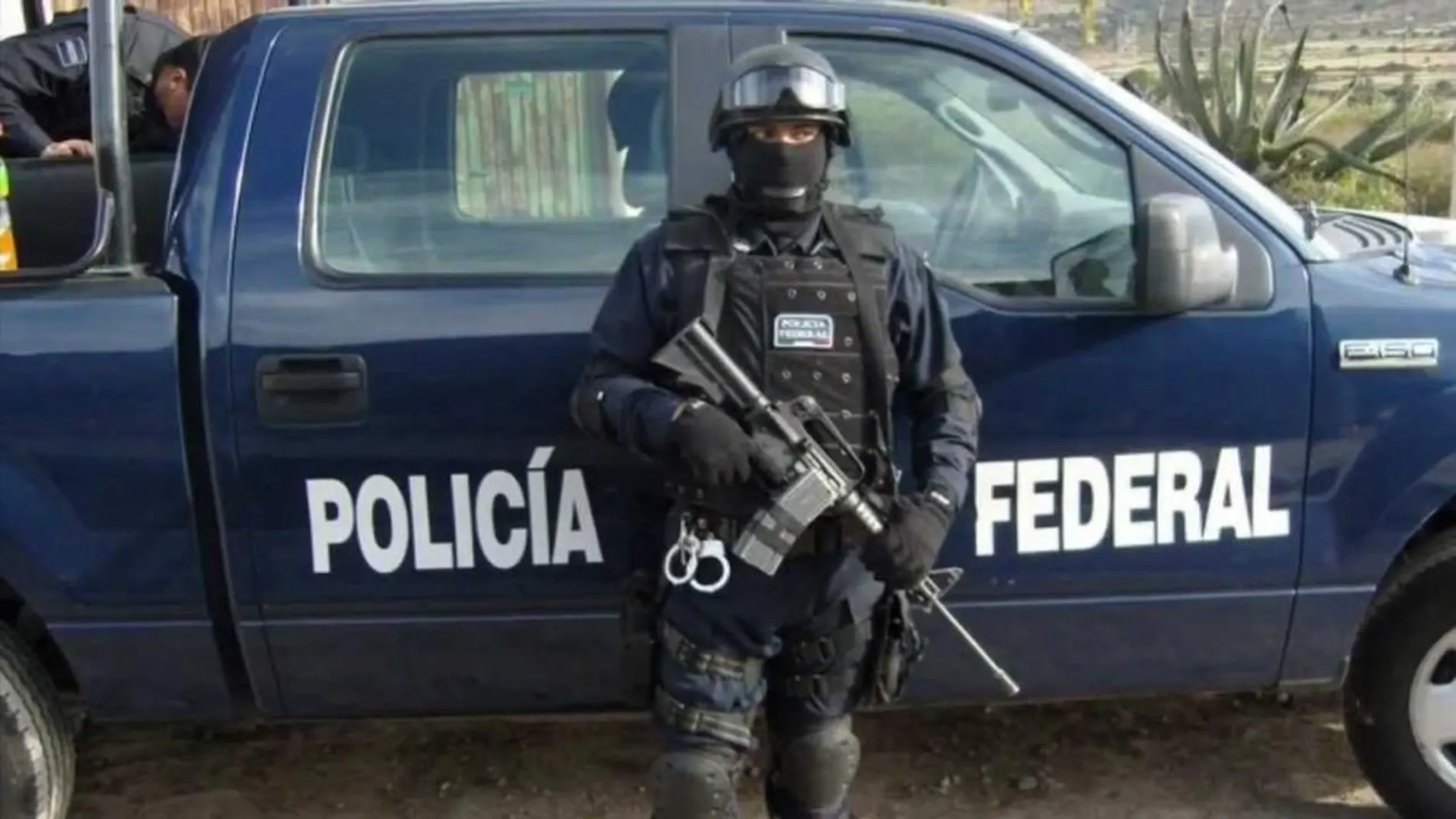 La Policía Federal encontró el vehículo de cano abandonado en la carretera.