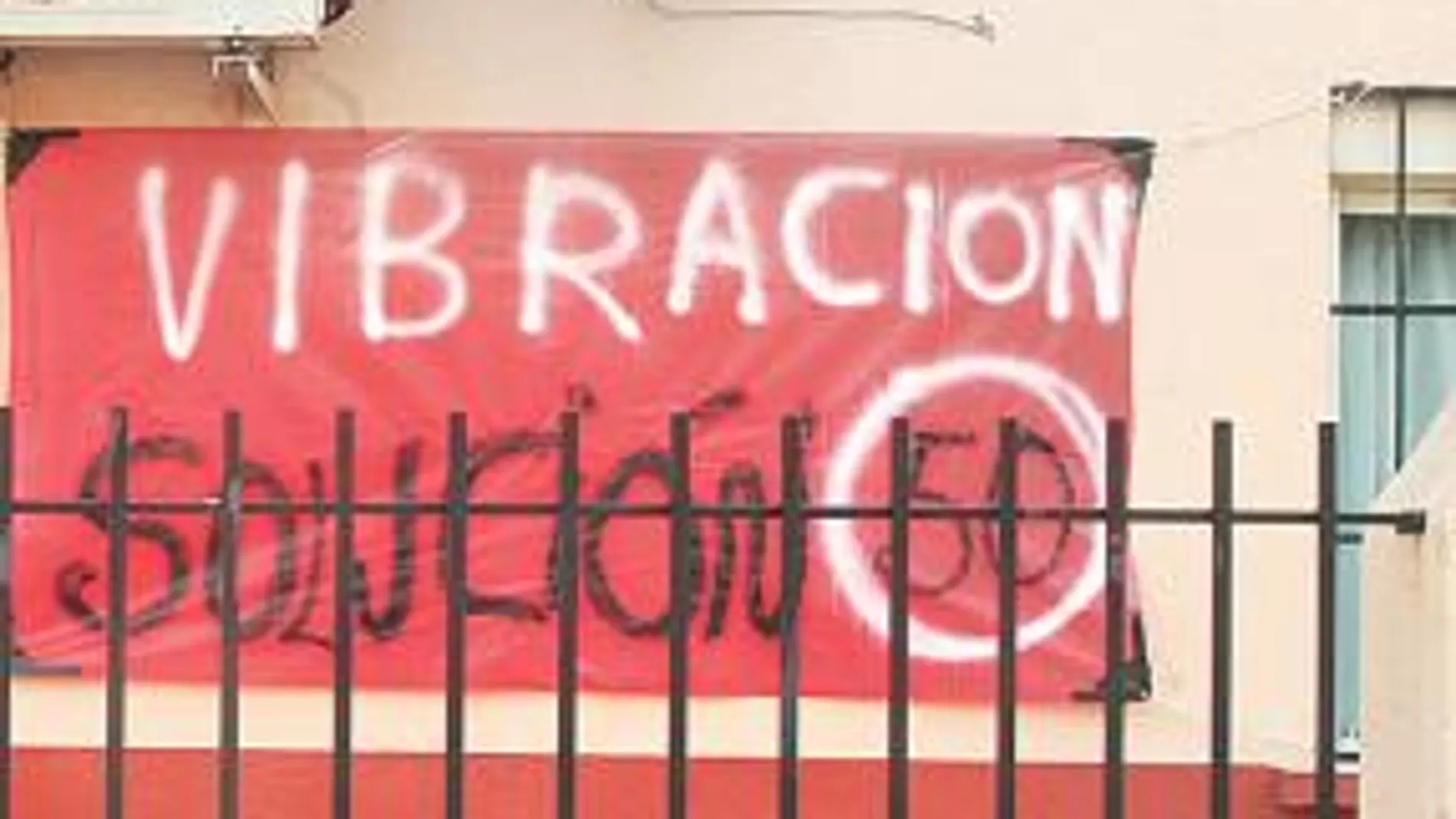 Una de las muchos carteles de protesta de los vecinos afectados