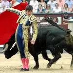  Victoriano del Río lidia una gran corrida de toros Castella oreja