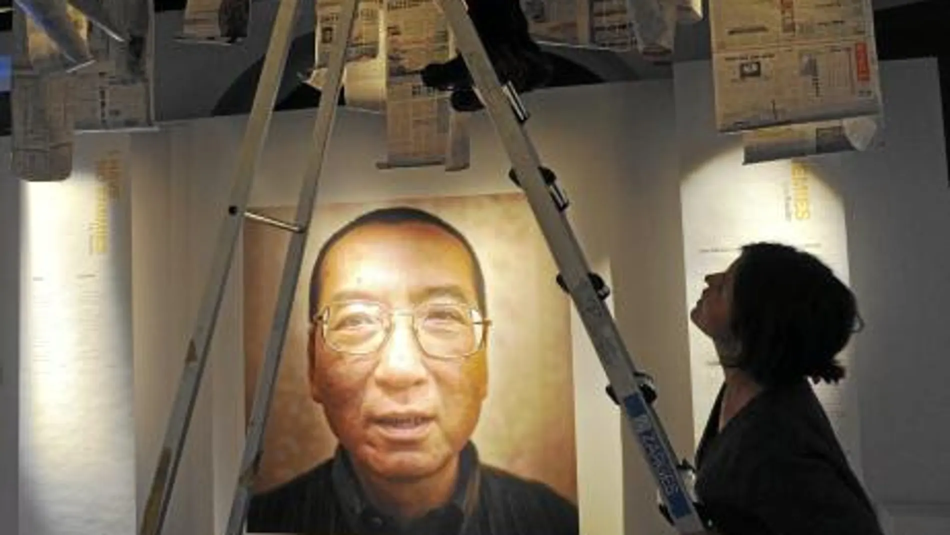 El disidente Liu Xiaobo será homenajeado hoy con una exposición en Oslo, donde no podrá acudir para recoger el Nobel de la Paz