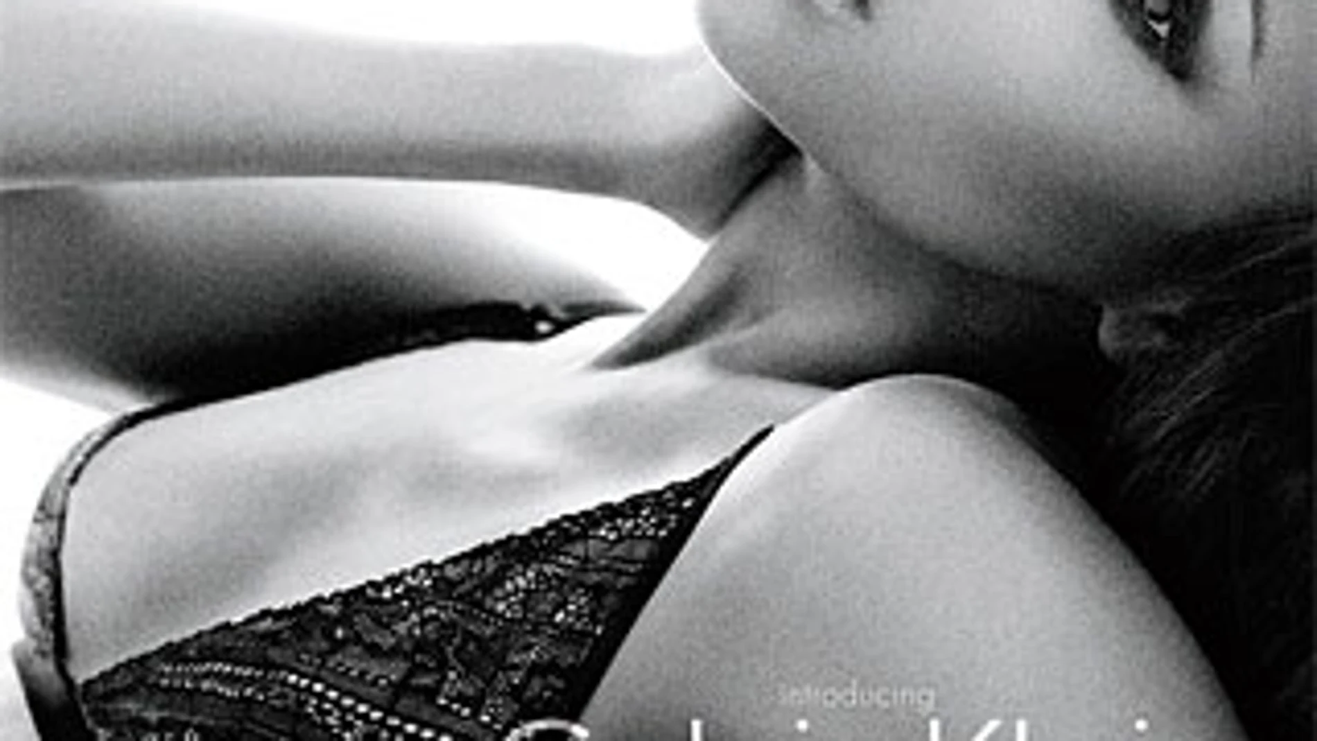 Zoe Saldana, nueva imagen de lencería de Calvin Klein