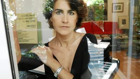Con firma propia / Profesión: pianista.. Nació: en 1960 en Madrid. Por qué está aquí: presenta el disco «Tangos, habaneras y otras milongas». Le acompaña el Cuarteto Assai.