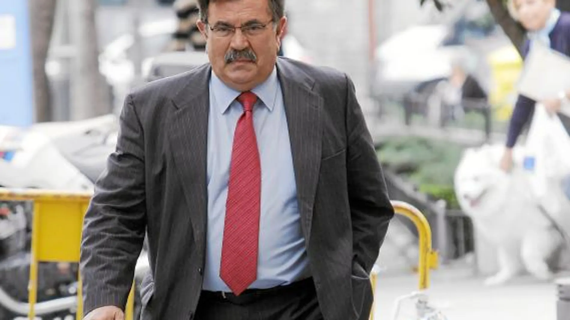 El juez investiga si Pérez Ráez ordenó un pago ilegal sólo unos días antes de las Elecciones de 2007