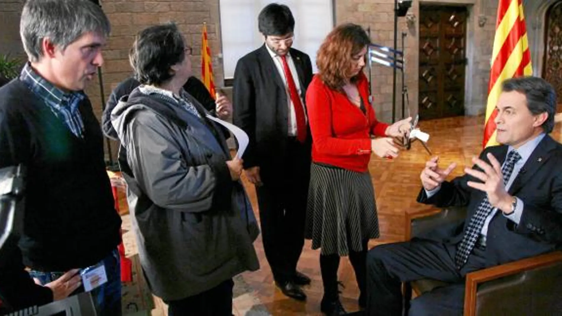 El presidente de la Generalitat, Artur Mas, durante la grabación de su mensaje de fin de año