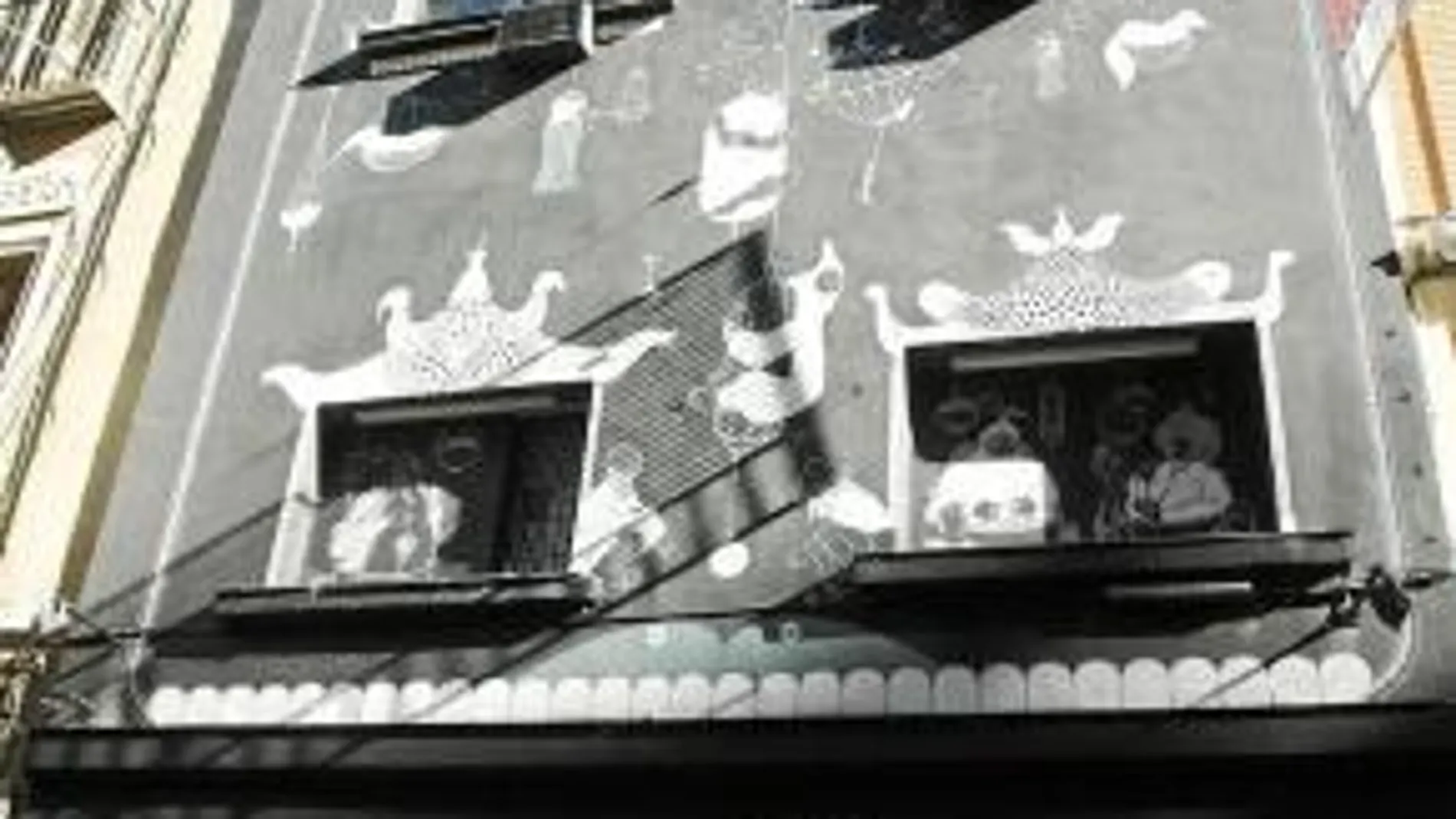 «La maison de la lanterne rouge», en el número 4 de la calle Ballesta, cerrará sus puertas este sábado