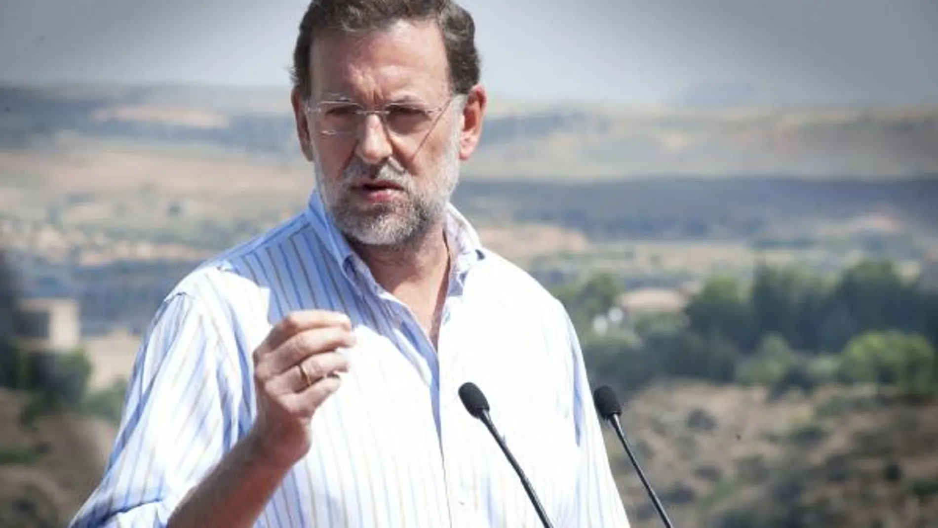 Rajoy: dice que si fuera Zapatero habría explicado sus medidas en Rodiezmo