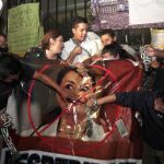 Los manifestante celebra la renuncia de Roxana Baldetti