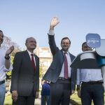 Rajoy , junto al presidente del PP en Andalucía, Juanma Moreno; el alcalde de Málaga, Francisco de la Torre y el presidente de la Diputación, Elías Bendodo