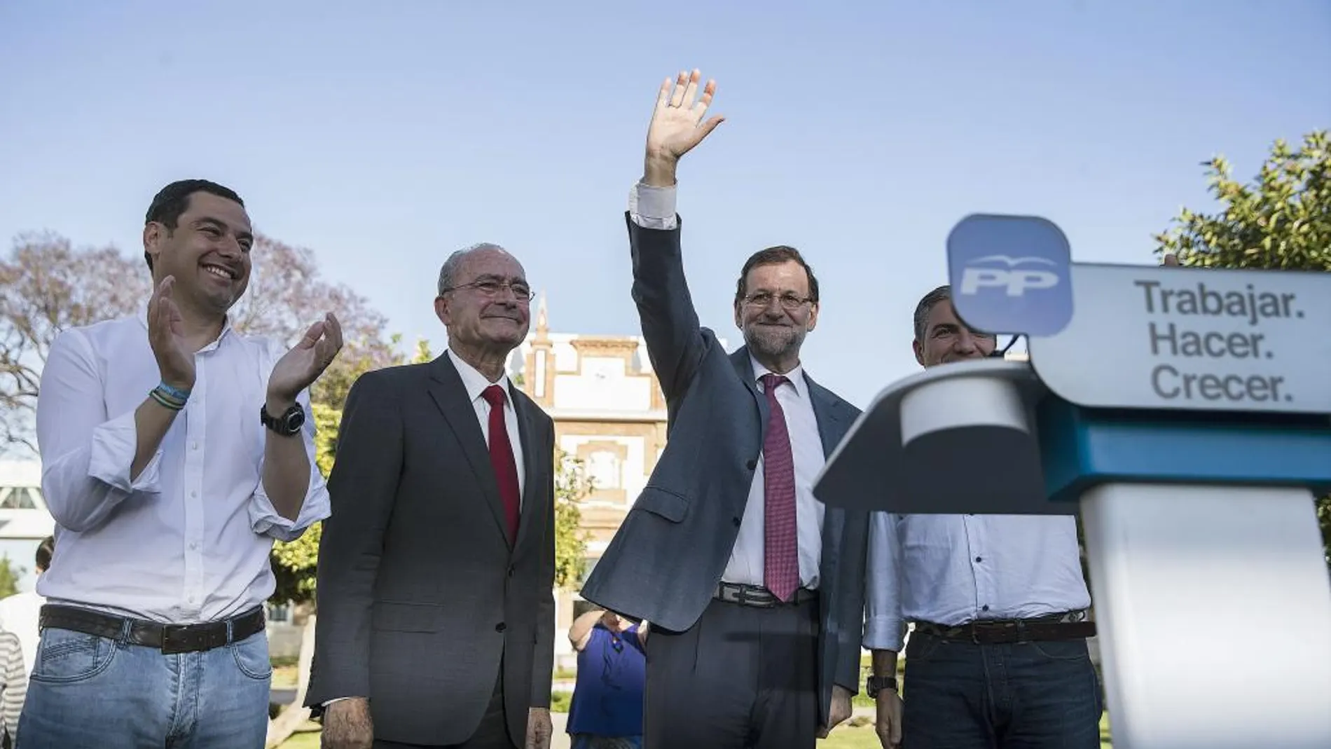 Rajoy , junto al presidente del PP en Andalucía, Juanma Moreno; el alcalde de Málaga, Francisco de la Torre y el presidente de la Diputación, Elías Bendodo