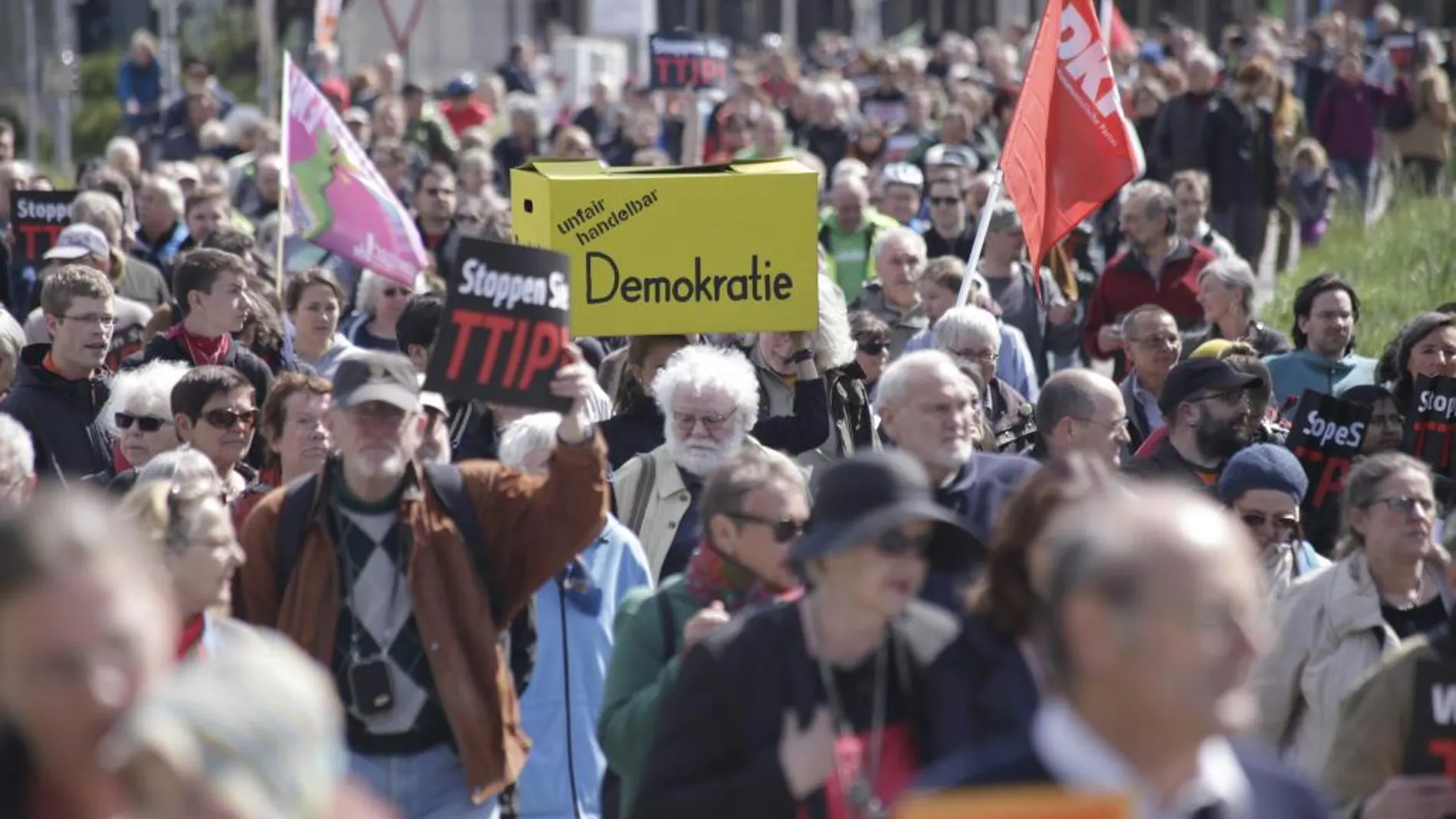 Imagen de una de las manifestaciones contra el TTIP en Europa.