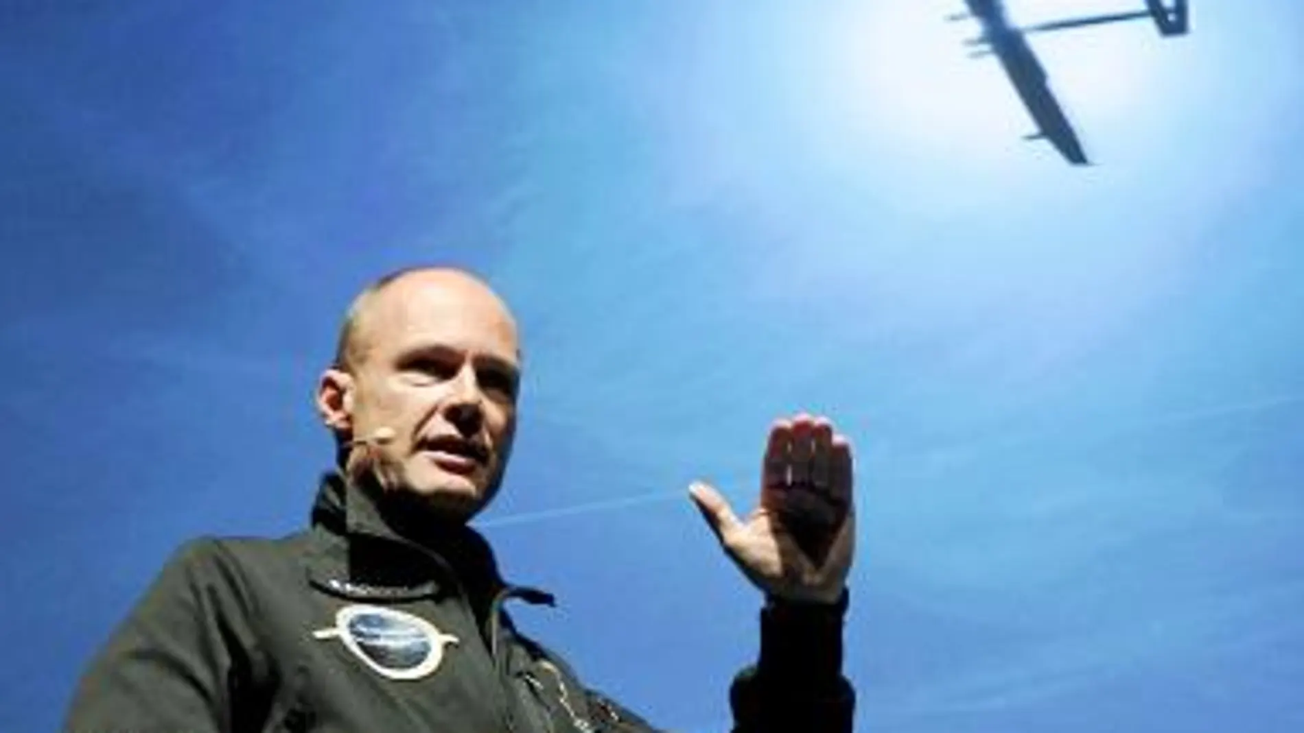 El primer vuelo alrededor del mundo en avión solar podría despegar en 2013