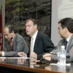 El consejero Antonio Silván durante su intervención en la jornada sobre regeneración urbana, ayer en León