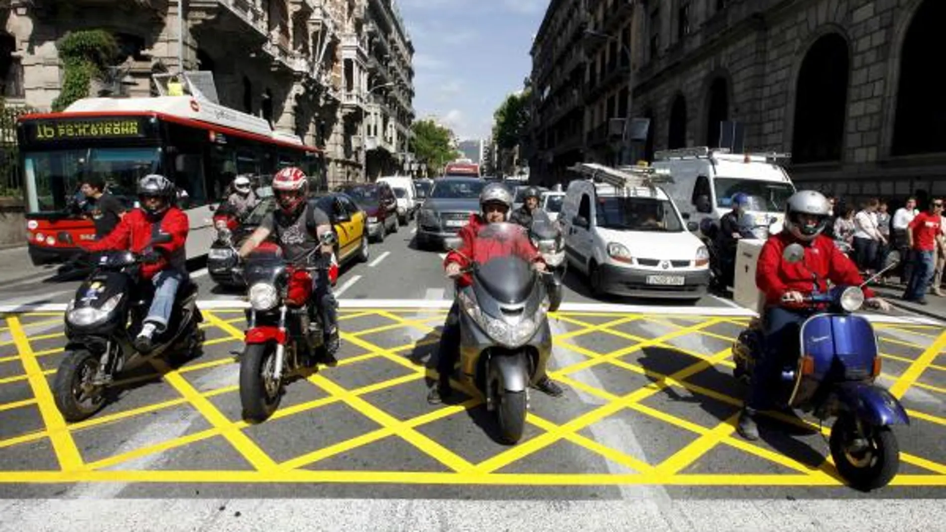 Cómo cuidar tu moto si la tienes parada
