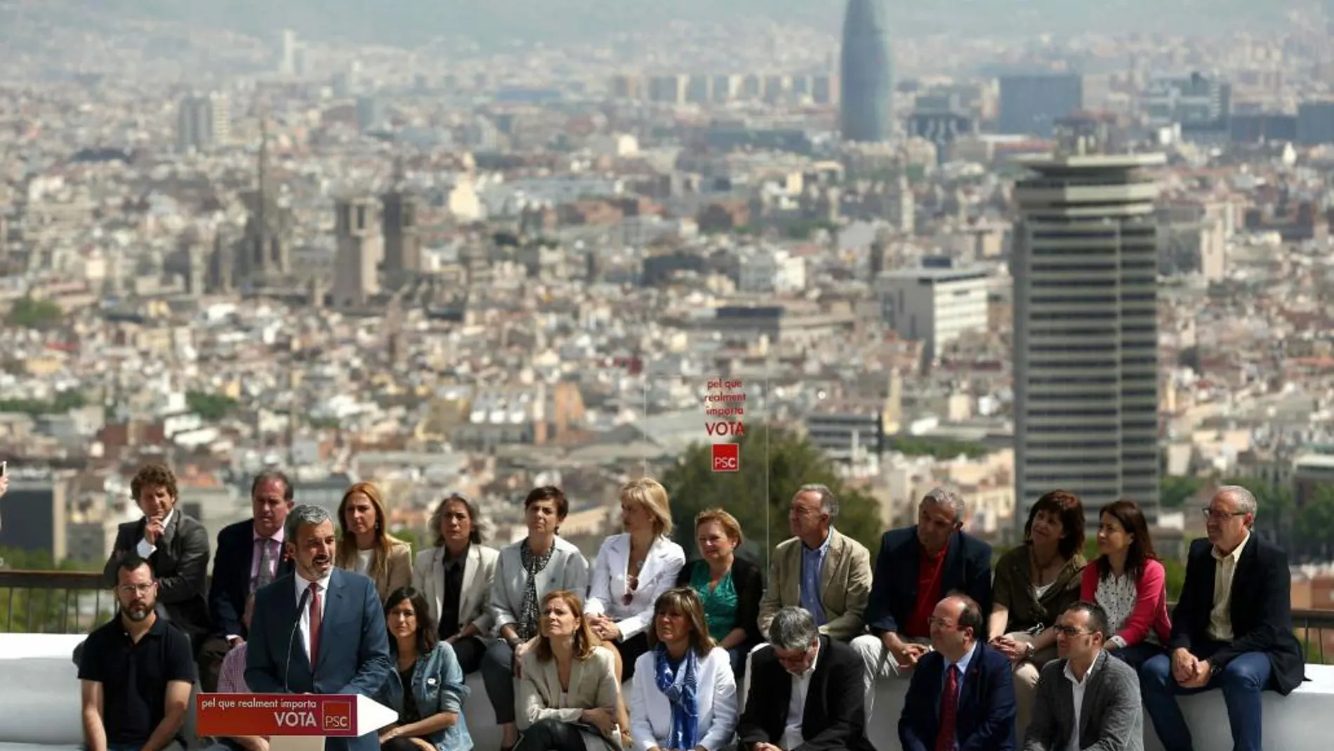 El candidato del PSC a la alcaldía de Barcelona, Jaume Collboni) durante su intervención hoy en un acto electoral