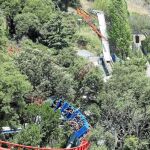 Imagen de la atracción de «El Péndulo» tras desplomarse hace un mes causando la muerte de una adolescente e hiriendo a tres jóvenes más