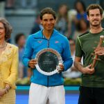 La Reina Sofía tras entrergar a los tenistas, el británico Andy Murray y el español Rafael Nadal, los trofeos que les acreditan primero y segundo, respectivament
