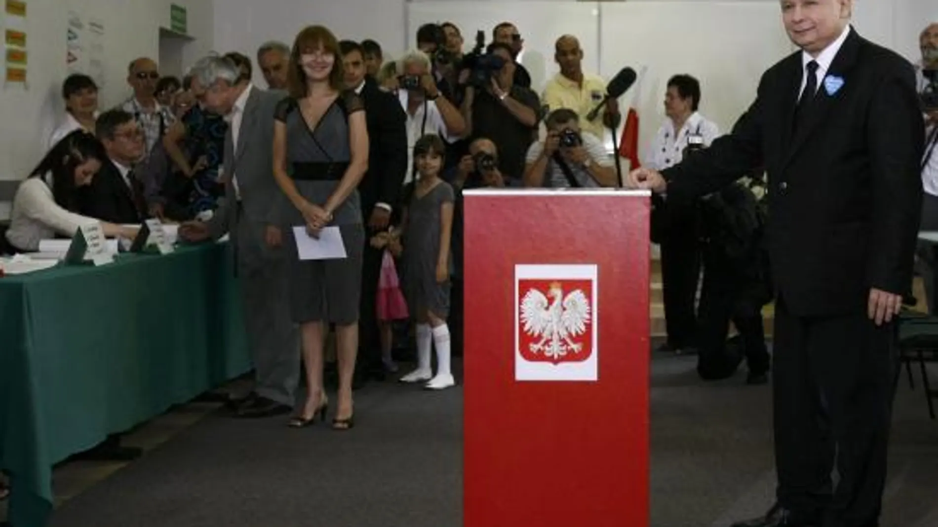 Polonia madruga para ahuyentar el fantasma de la abstención