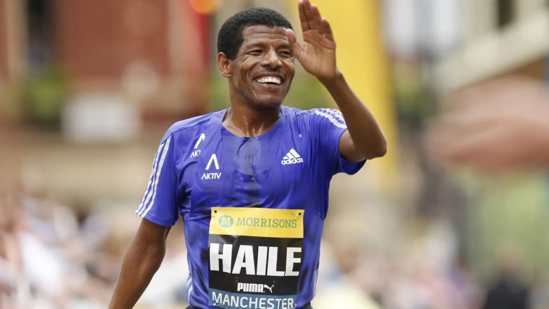 Haile Gebrselassie cruza la meta en la Morrisons Great Manchester Run