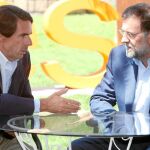 Mariano Rajoy, junto a Aznar, en una imagen de archivo