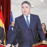 Burgos promete entrega para salvar la Seguridad Social
