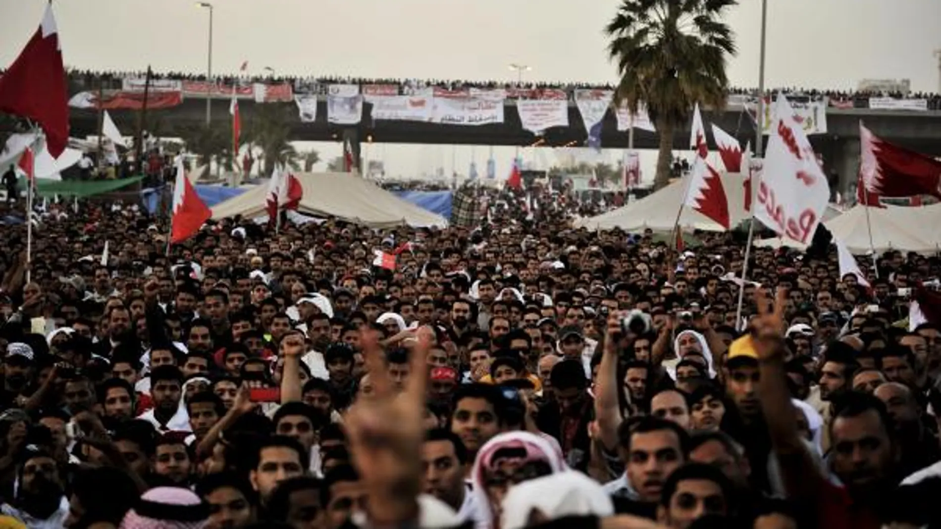 Bahréin empieza a liberar a los presos políticos, incluidos 23 golpistas