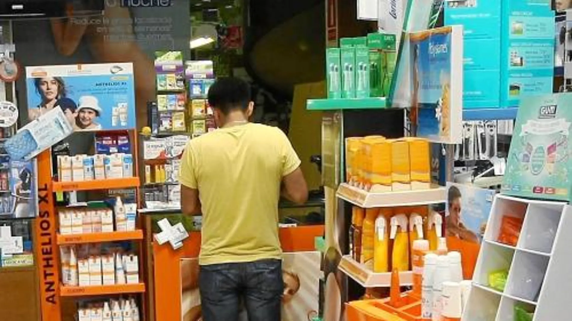 Los farmacéuticos castellanomanchegos no descartan convocar más movilizaciones la semana que viene, ante la falta de acuerdo