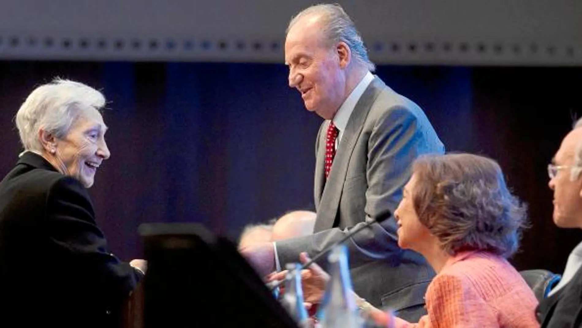 El Rey asegura que el paro juvenil «me quita el sueño»