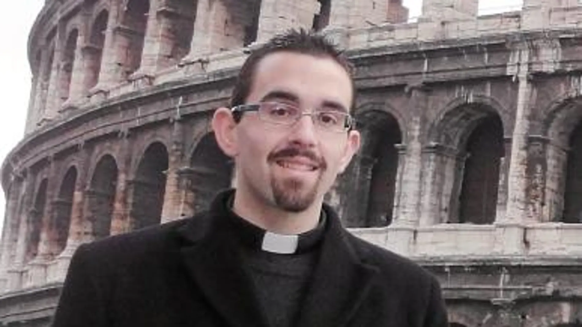 Rubén Tejedor, ante el Coliseo, en una reciente visita a Roma