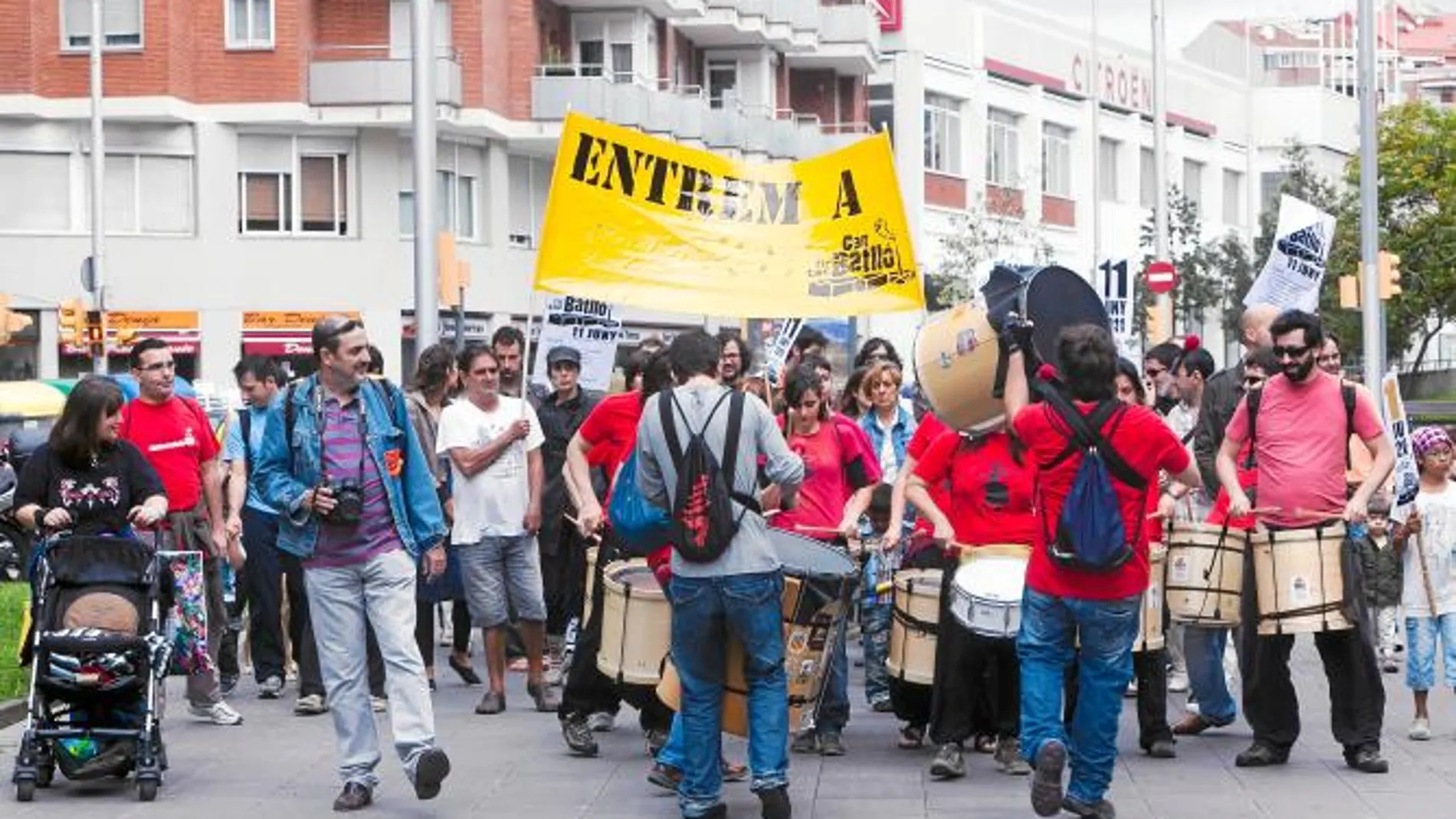 Los actos de Can Batlló mezclaron la fiesta con los mensajes reivindicativos