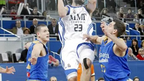 Sergio Llull, con 17 puntos, fue el máximo anotador del Real Madrid