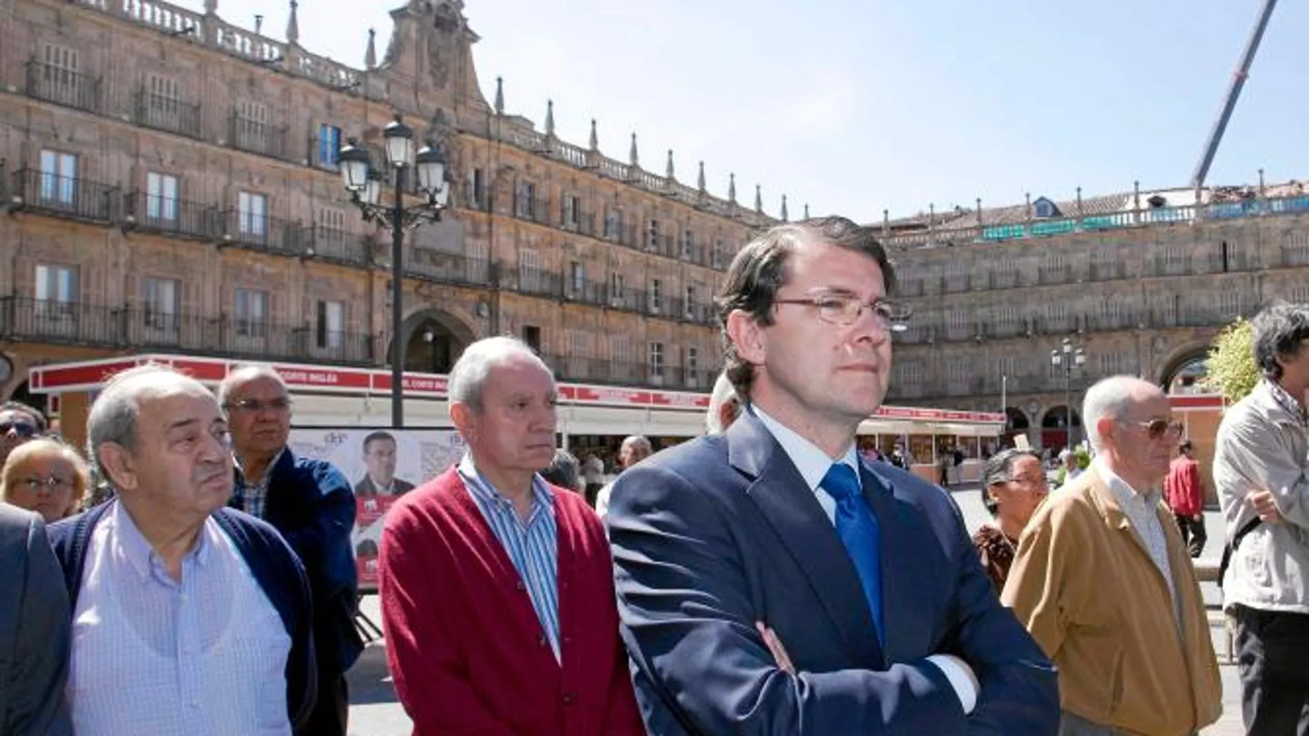 El alcalde de Salamanca, Alfonso Fernández Mañueco, en una protesta celebrada en la Plaza Mayor