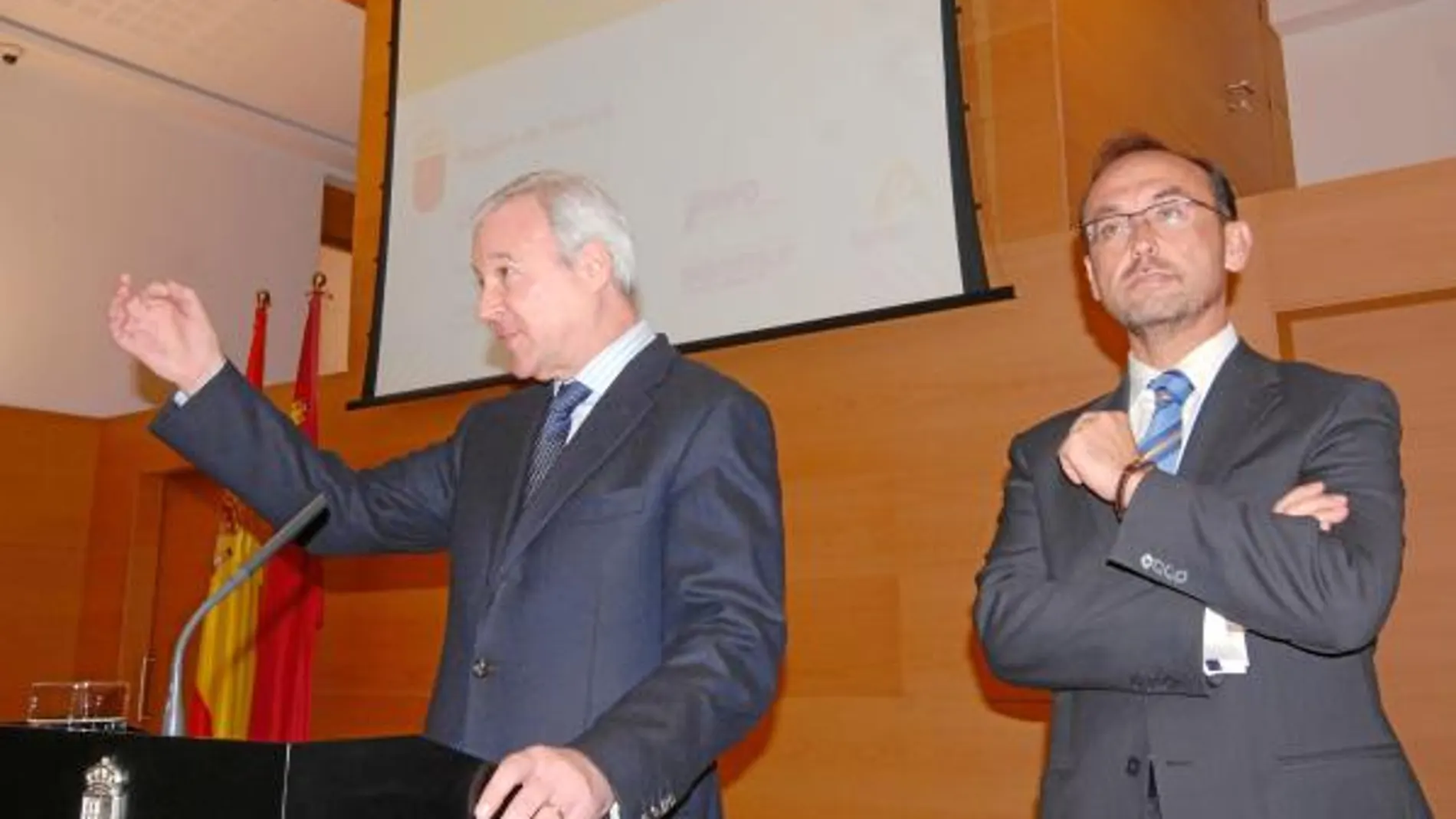 Ramón Luis Valcárcel junto a Salvador Marín, durante la presentación del proyecto