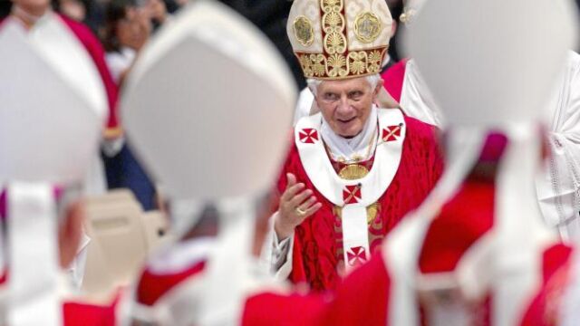 Benedicto XVI: «La esencia del amor es entregarse»