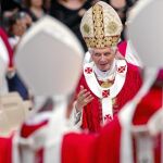 Benedicto XVI: «La esencia del amor es entregarse»