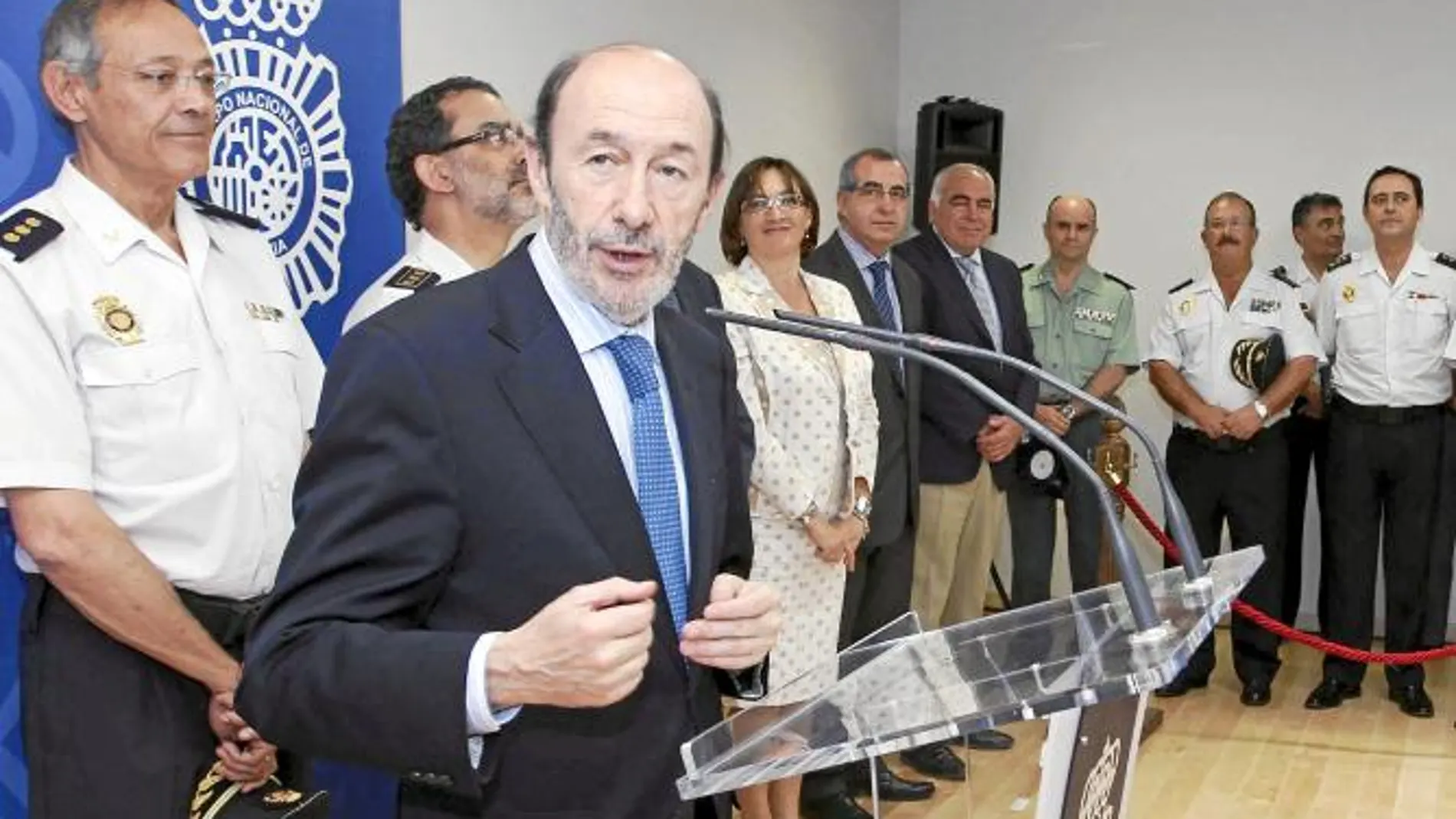 Rubalcaba aún da alas al 15-M pese a los incidentes