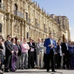 El líder de los populares se reunió ayer con militantes de su partido en la plaza de San Marcos de León