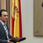 El secretario de Estado de Hacienda, Juan Manuel López Carbajo, momentos antes de comparecer esta tarde ante la comisión de Presupuestos