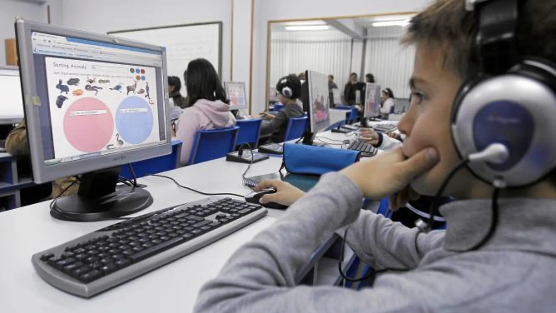 Cada vez son más los colegios en Castilla y León que optan por el ordenador para la enseñanza