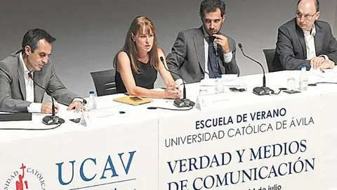 Juan Pedro Valentín, Gloria Lomana, Sergio Zebelzu, moderador de la mesa, y Fran Llorente