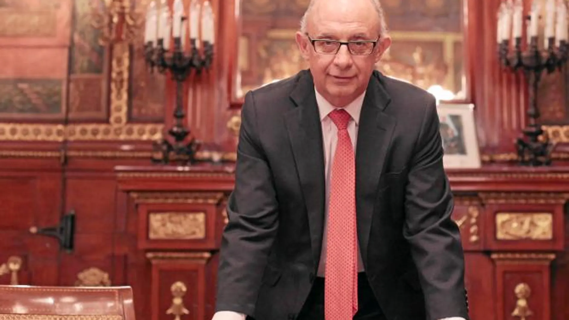 Cristóbal Montoro: «Bruselas aceptará el déficit del 58%»