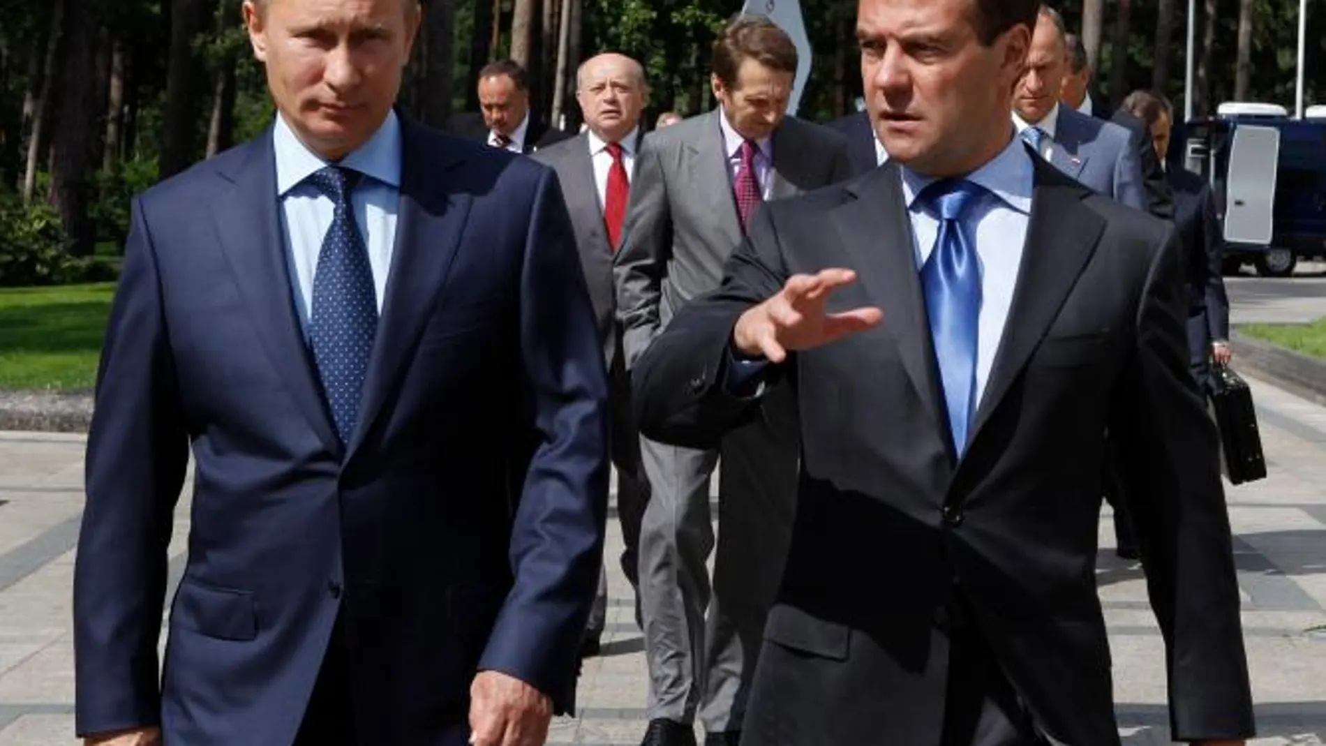 Medvedev con Putin en una foto de archivo