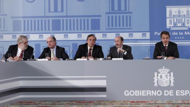 Zapatero estudia hoy con 44 grandes empresas el Pacto del euro