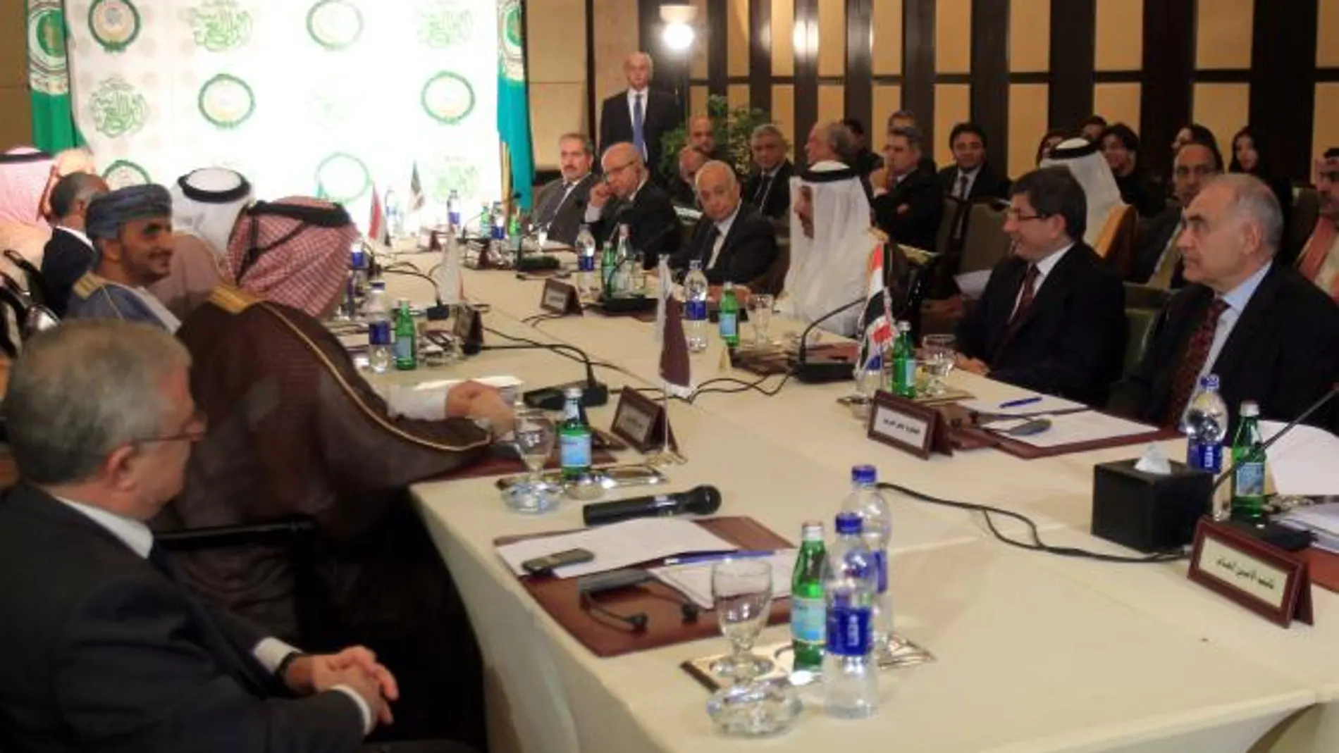 Vista de la reunión de emergencia de ministros de la Liga Árabe sobre Siria en El Cairo