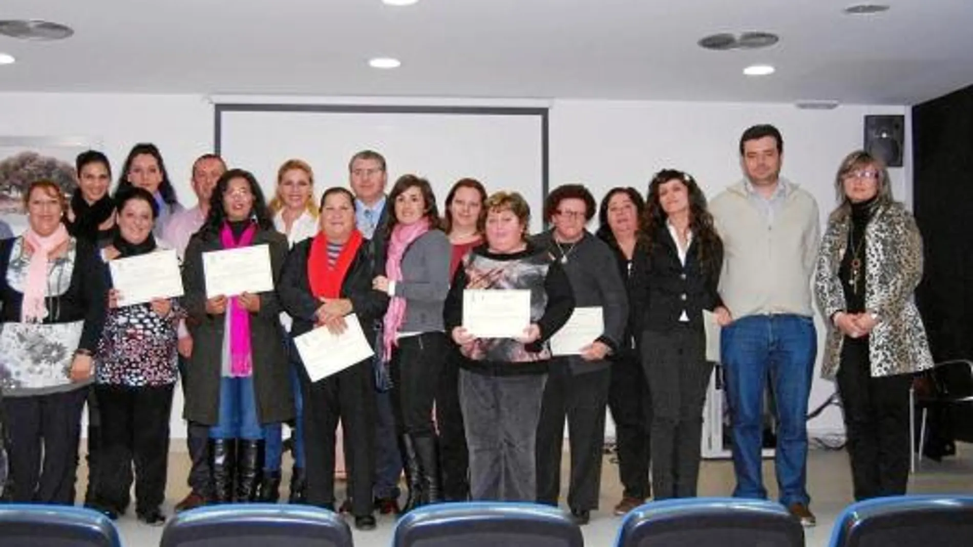 MURCIA- El proyecto Emplea proporcionó formación a un grupo de 15 mujeres residentes en Fuente Álamo en situación o riesgo de exclusión social. Se trata de una iniciativa orientada a la integración de las participantes en el mercado laboral subvencionada