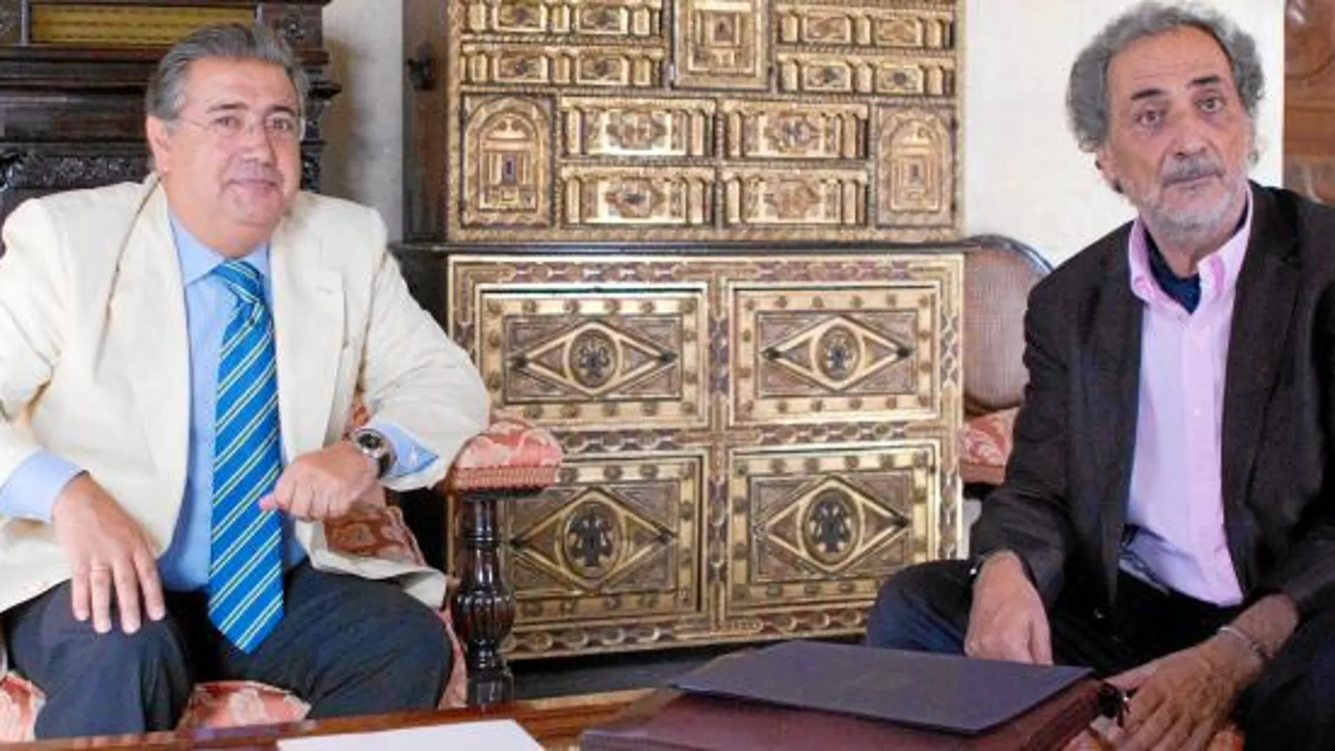 Juan Ignacio Zoido mantuvo su primer encuentro como alcalde con el Defensor del Pueblo Andaluz, José Chamizo
