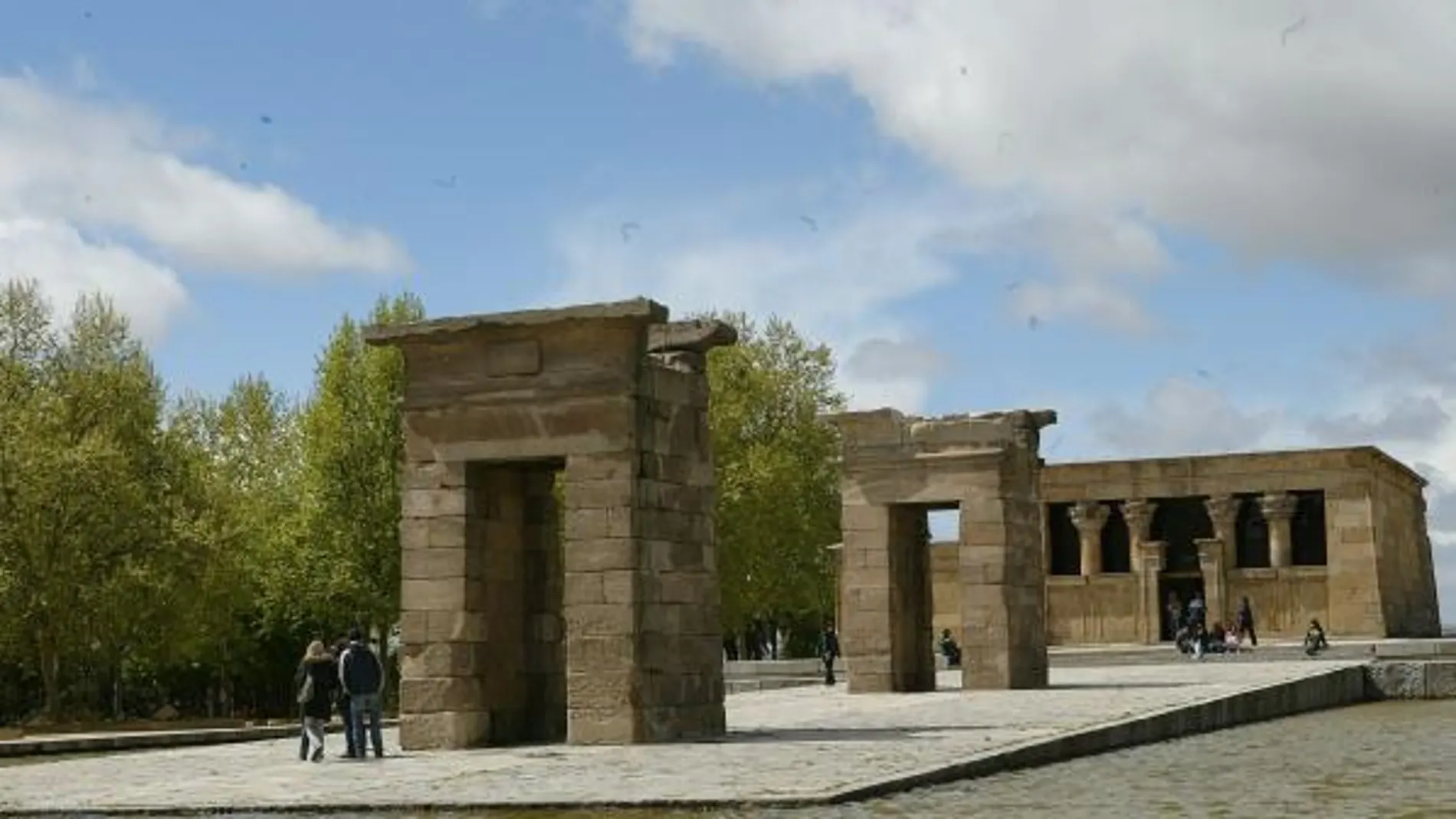 El templo se erigió en honor a la diosa Isis de Philae y al dios Amón de Debod