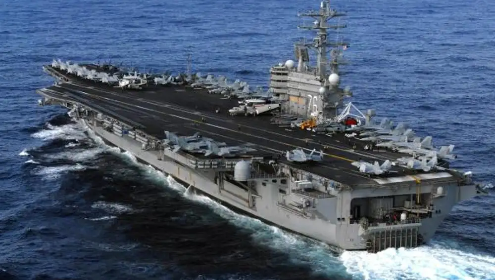 El portaaviones USS Ronald Reagan de la séptima flota de EE UU