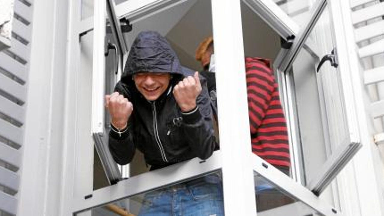 Una familia okupa agrede a una mujer y a su hijo menor de edad: “Iban a matar y les da igual”
