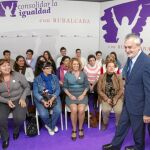 El presidente andaluz, José Antonio Griñán, en un acto de presentación de la Plataforma de Mujeres de Apoyo a Rubalcaba, ayer en Sevilla